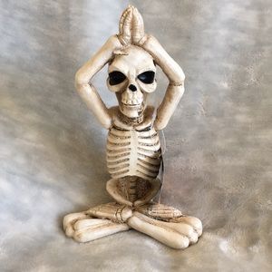 Yoga Skeleton Halloween Dia des las Muertos Decore NWT resin 3.75”x 5.75” x2”
